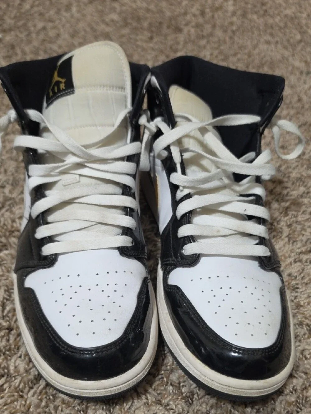 Jordan 1 SE Mid Black White and Gold